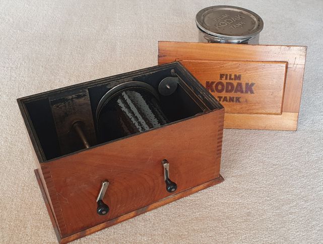 Developing Tank and
winding box